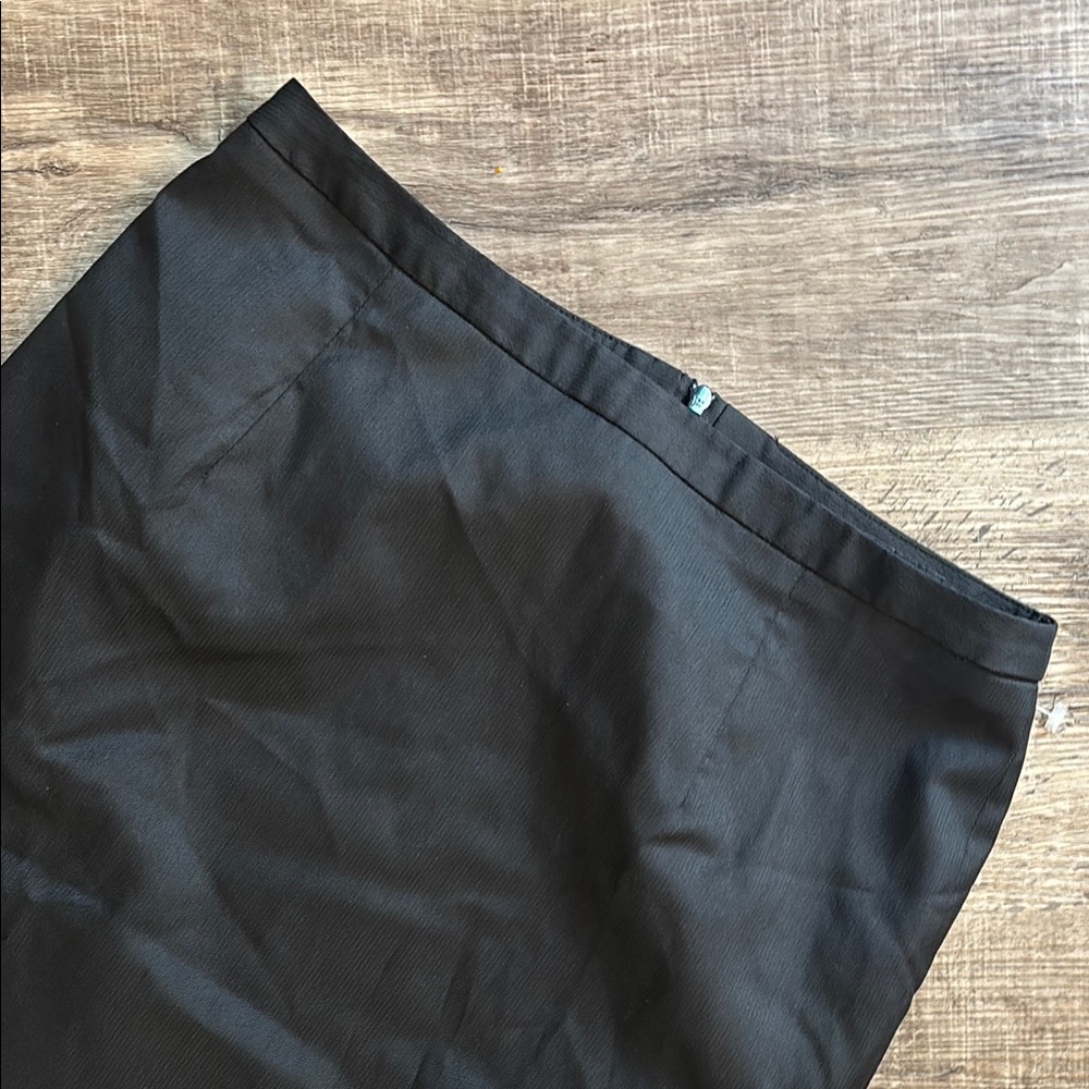 Classic Black Women's Skirt - Picture 5 of 12